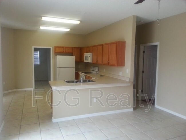 Building Photo - 373 Aldershot Ct