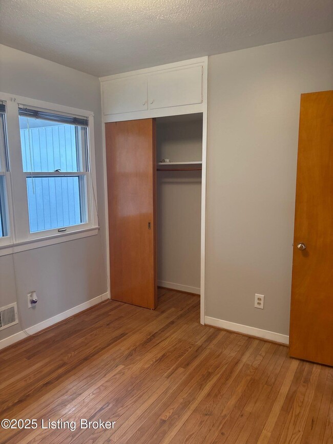 Building Photo - 1305 Abbeywood Rd