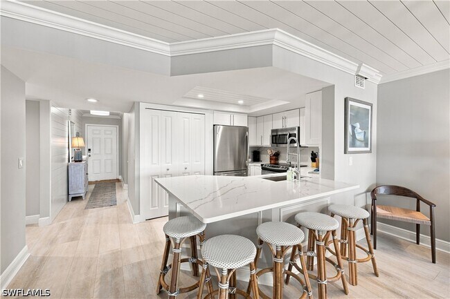 Building Photo - 9103 Vanderbilt Dr
