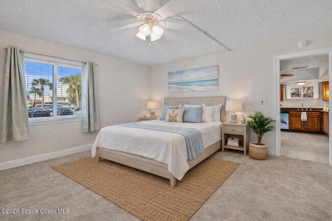 Building Photo - 1321 S Miramar Ave