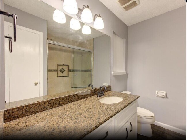 Building Photo - 10727 Sagewillow Ln