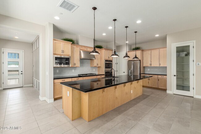 Building Photo - 7508 E Via De Luna Dr