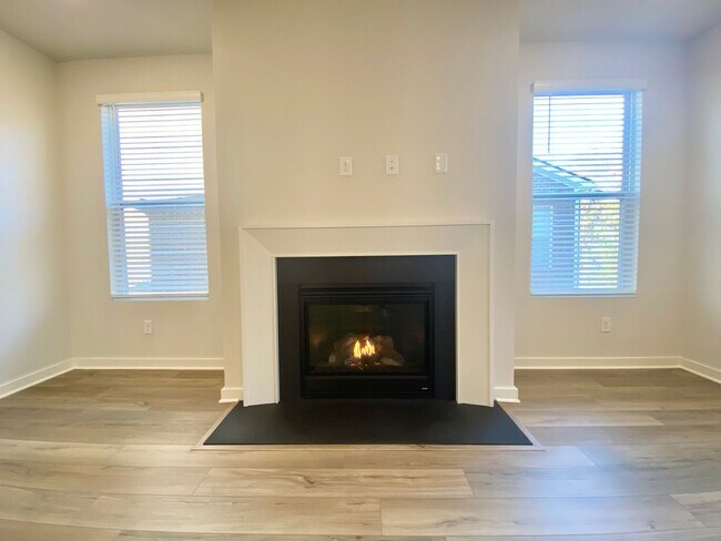 Building Photo - “Modern comfort meets Murfreesboro charm —...