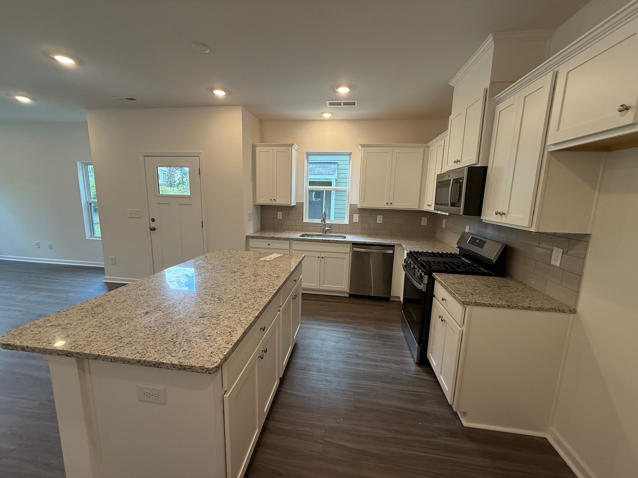 Building Photo - 3204 Lilac Grove Dr