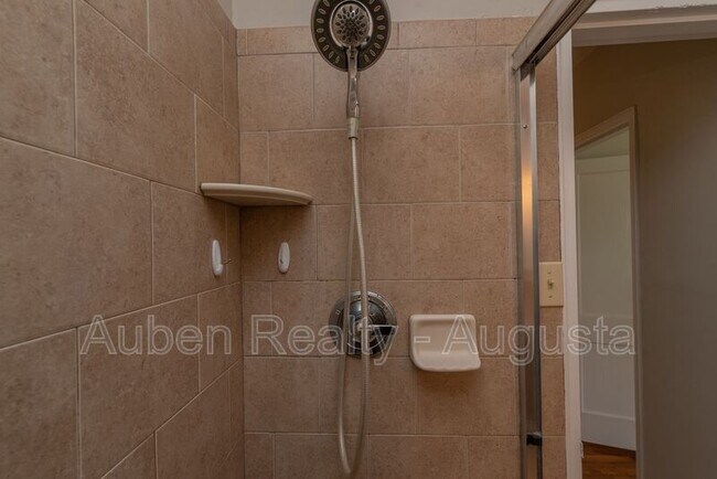 Building Photo - 501 Milledge Rd