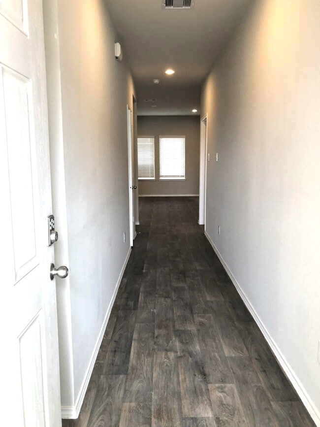 Building Photo - 21422 Chester Cliff Ln