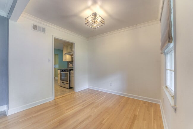 Building Photo - "Charming 4-Bedroom Sanctuary on Boyce Roa...