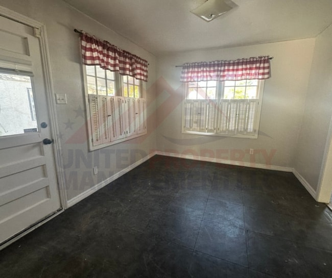 Building Photo - 3 bed 1 bath in Carlsbad NM