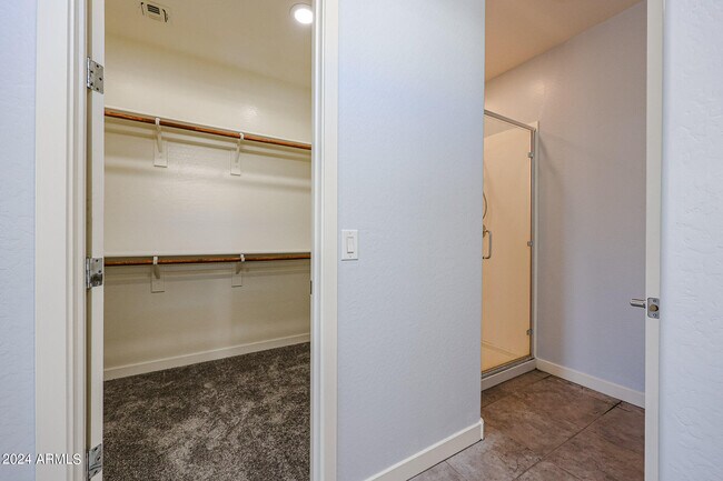 Building Photo - 16382 W Questa Dr