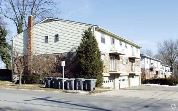 Building Photo - Chestnut Hill Apartments