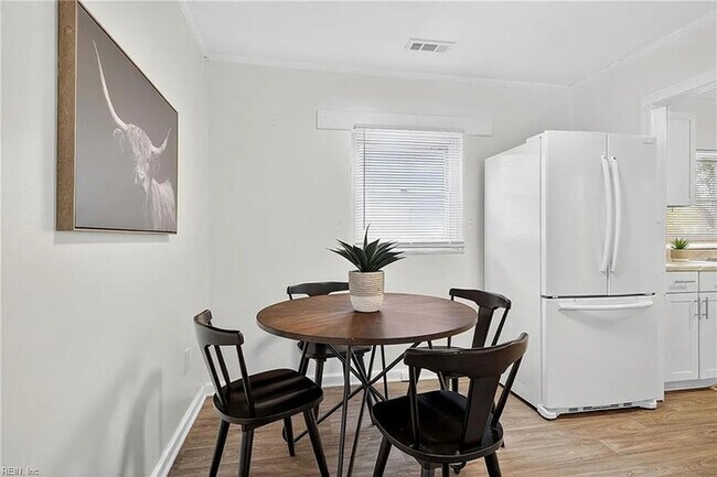 Building Photo - 1128 43rd St