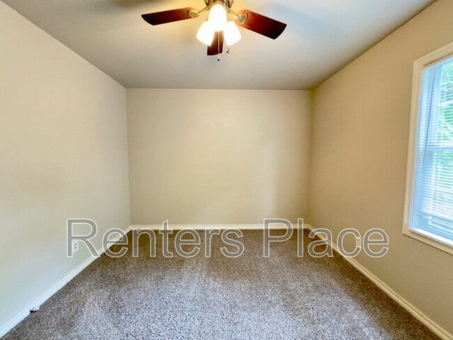 Building Photo - 4947 S Troost Ave