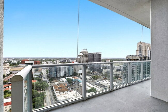 Building Photo - 150 E Robinson St