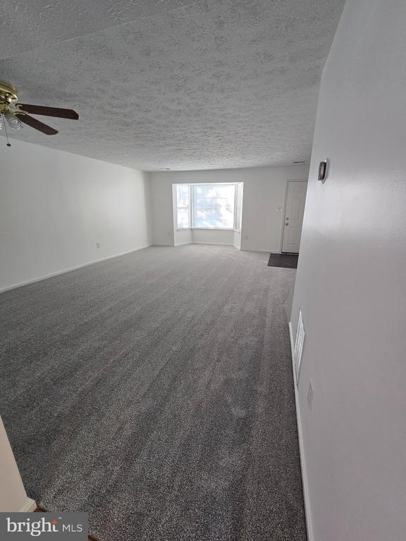 Building Photo - 6062 Red Squirrel Pl