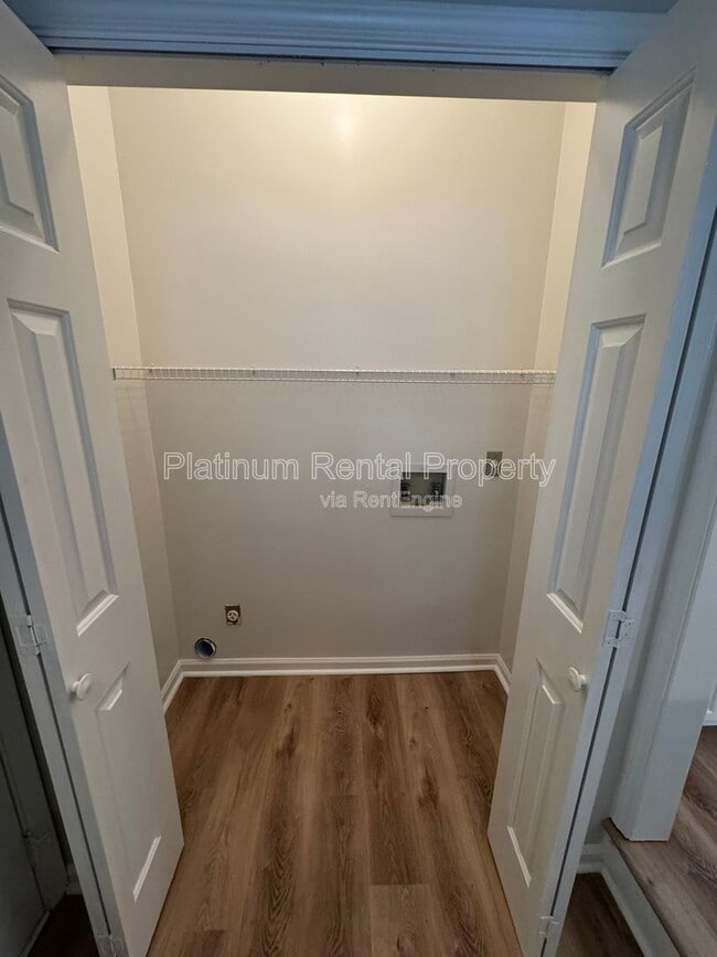 Building Photo - 3605 Knoll Crest Trail