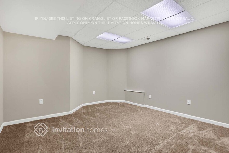 Building Photo - 87 Golden Aster Trce