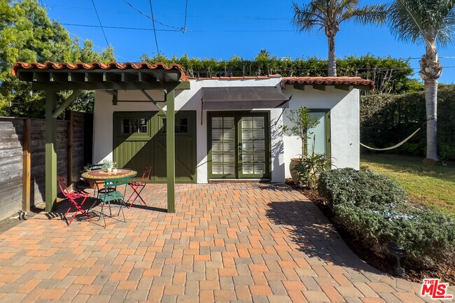 Building Photo - 434 Laurel Ave