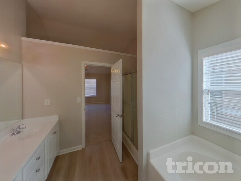 Building Photo - 3812 Plymouth Rock Drive