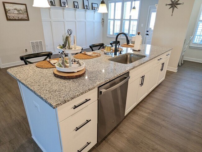 Building Photo - Gorgeous Newer Construction Home (2022) in...