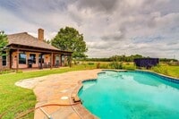 Building Photo - 2045 Weston Rd