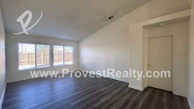 Building Photo - 16400 Nuevo Rd