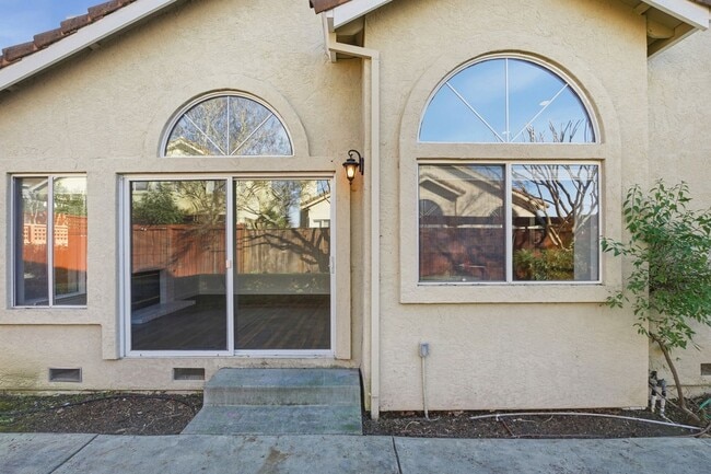 Building Photo - Desirable North Napa 3 Bed Single-Family Home