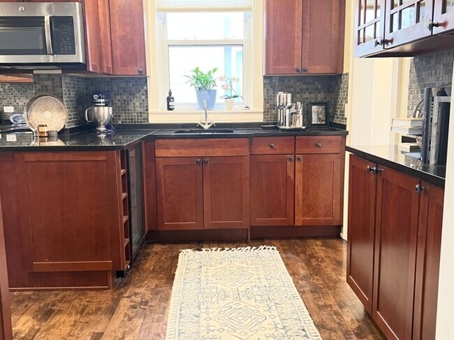 Building Photo - 5120 S Kenwood Ave