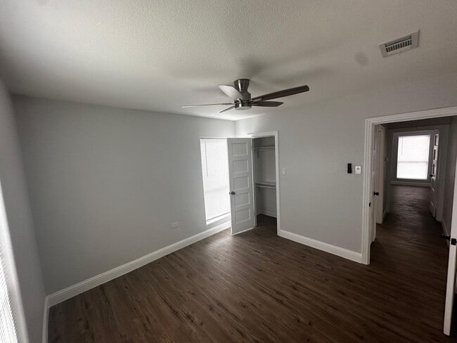 Building Photo - 2909 Alexander Ave