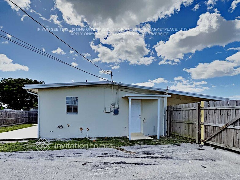 Building Photo - 5765 Nottingham Rd