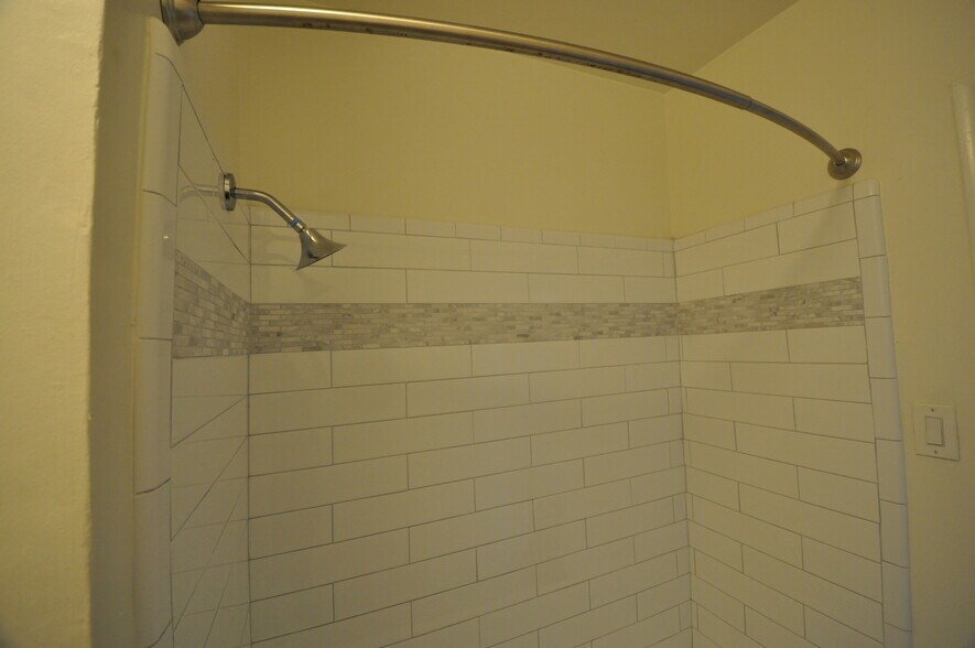 Building Photo - 14830 Dickens St