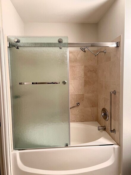 Second Bathroom - 388 E Ocean Blvd