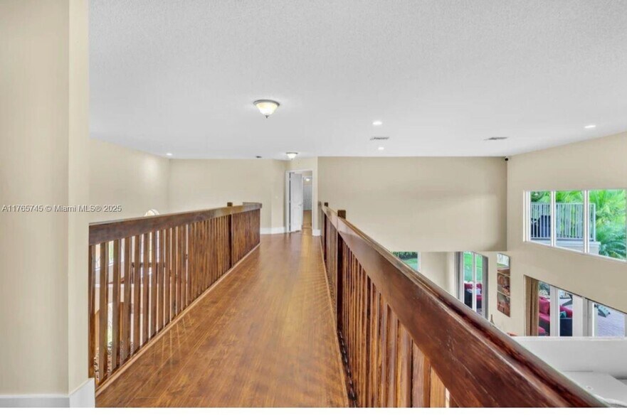 Building Photo - 1333 SW 175th Way