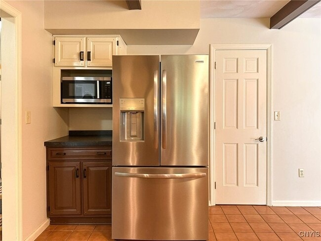 Building Photo - 97 1/2 Sanger Avenue Unit