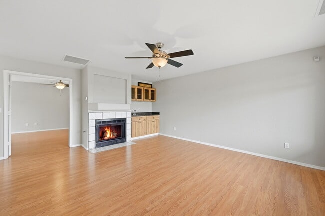 Building Photo - 3150 Cascades Ct