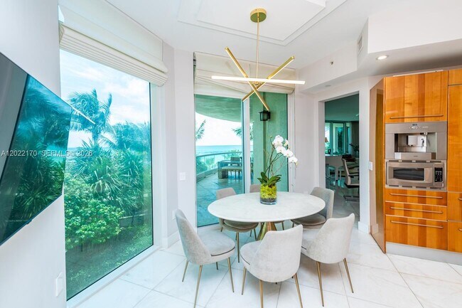 Building Photo - 16051 Collins Ave