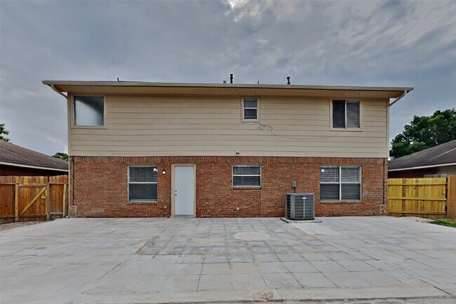Building Photo - 3515 St William Ln