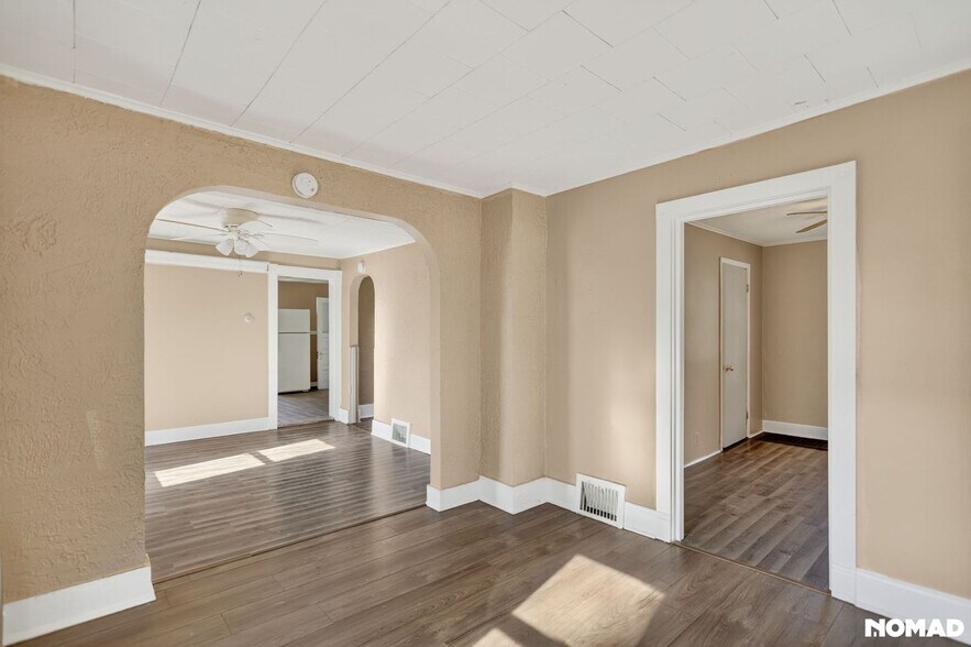 Building Photo - 1491 S 3rd Ave