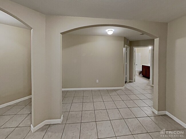 Building Photo - 425 Palomino Stand Dr