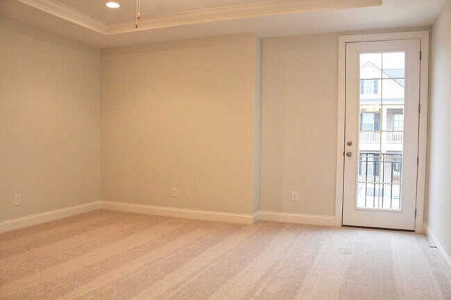 Building Photo - Low Maintenance All Brick Home!