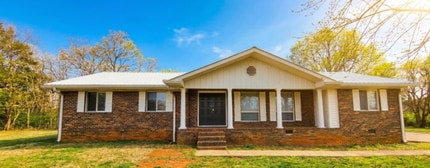 Building Photo - Spacious Rustic Home Near Amicalola Falls – Perfect for Large Families