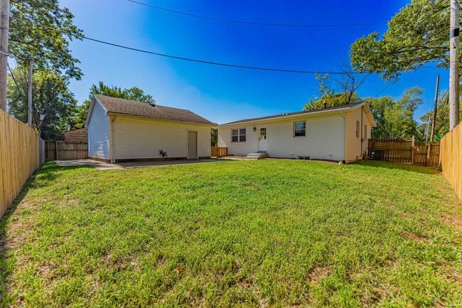 Building Photo - 1719 Crystal Ct