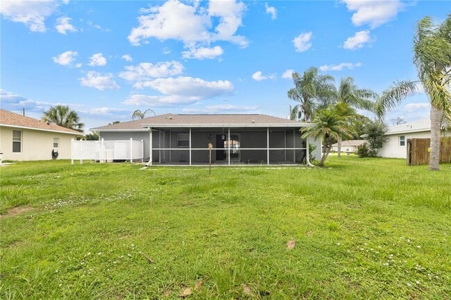 Building Photo - 2745 Nellie Ln