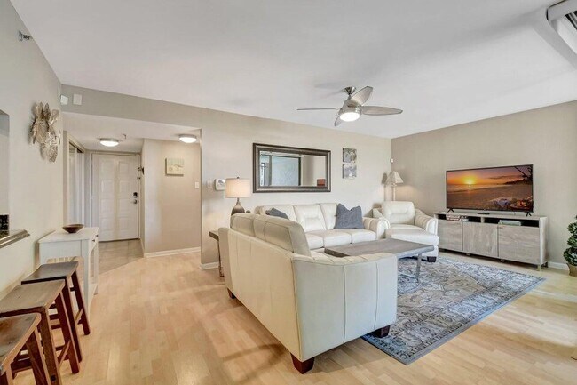 Building Photo - 950 Lavers Cir