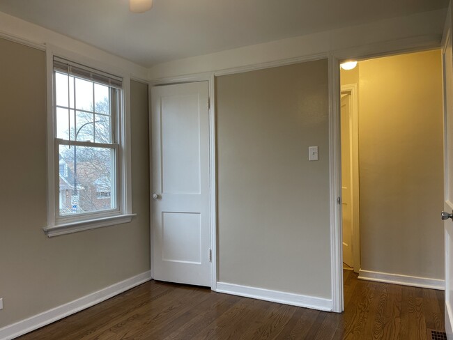 Building Photo - 5924 W 37th St