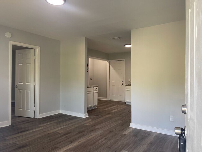 Building Photo - 1647 Bridgeport Dr NW