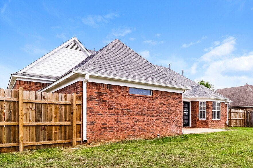 Building Photo - 4276 Louden Dr