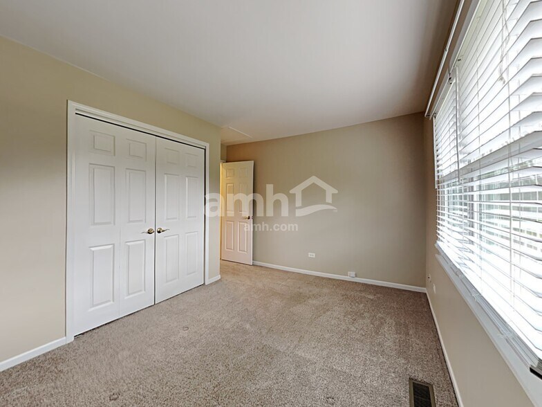 Building Photo - 3415 Turnberry Dr