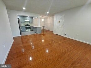 Building Photo - 14 Voscek Ct
