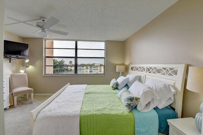 Building Photo - 14671 Bonaire Blvd