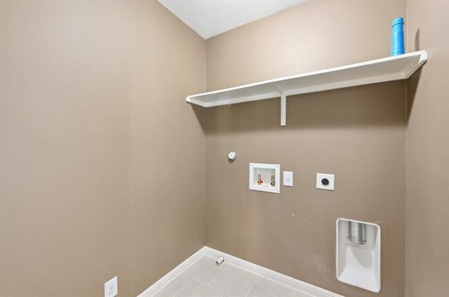 Building Photo - 11417 Lost Maples Trail